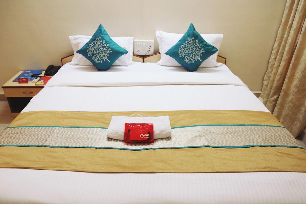 Oyo 946 Royce Studio Apartments Pune Eksteriør billede