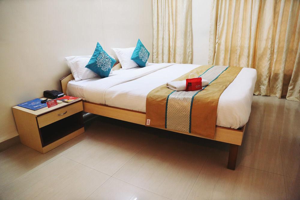 Oyo 946 Royce Studio Apartments Pune Eksteriør billede