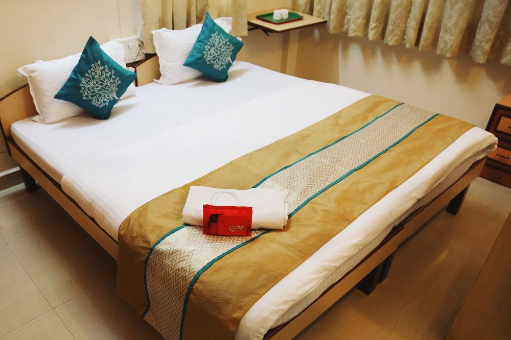 Oyo 946 Royce Studio Apartments Pune Eksteriør billede