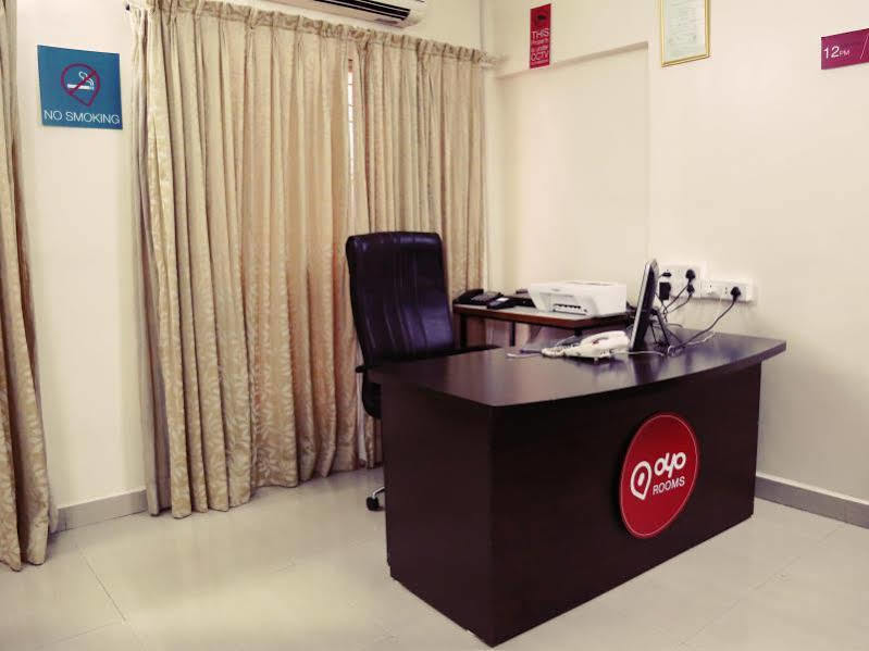 Oyo 946 Royce Studio Apartments Pune Eksteriør billede